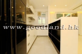 Clear Water Bay Managed Villa With Communal Pool For Sale
