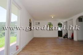 CLEAR WATER BAY Fully Detached Village House with Huge Garden and Sea View For Rent