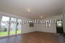 CLEAR WATER BAY Fully Detached Village House with Huge Garden and Sea View For Rent
