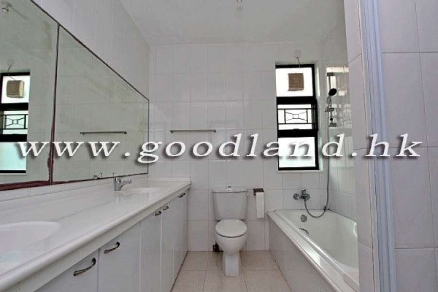 CLEAR WATER BAY Village House with Stunning Sea View from Every Floor For Rent
