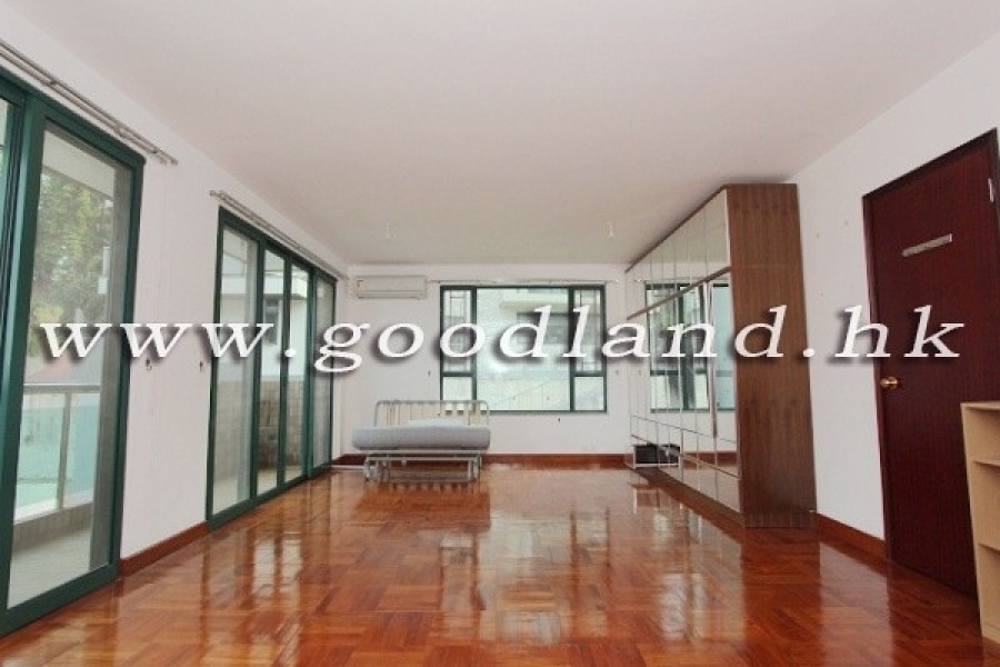 CLEAR WATER BAY Village House with Stunning Sea View from Every Floor For Rent