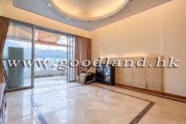 SAI KUNG Waterfront Villa with Spacious Living Area For Sale