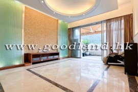 SAI KUNG Waterfront Villa with Spacious Living Area For Sale