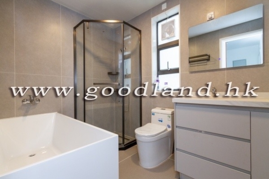 CLEAR WATER BAY Village House Close to Waterfront with Panoramic Sea View For Rent