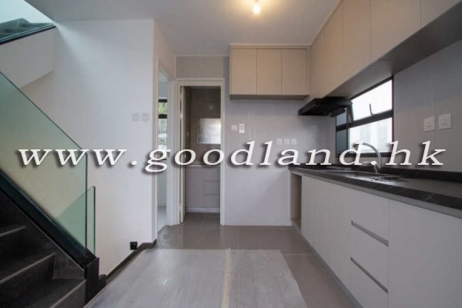 CLEAR WATER BAY Village House Close to Waterfront with Panoramic Sea View For Rent