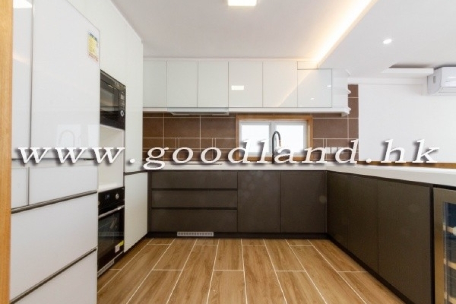CLEAR WATER BAY End Unit Village House with Private Pool and Sea View From All Levels For Rent