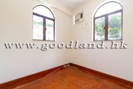 CLEAR WATER BAY Practical Village House with Front Yard For Sale