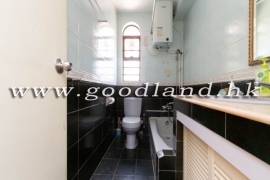 CLEAR WATER BAY Practical Village House with Front Yard For Sale
