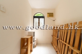 CLEAR WATER BAY Practical Village House with Front Yard For Sale