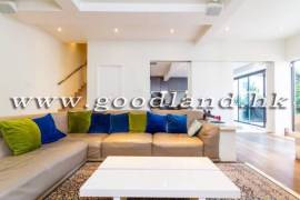 Clear Water Bay Villa For Sale