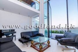 Clear Water Bay Villa For Sale