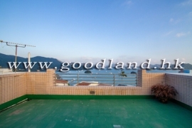 SAI KUNG Walk to Town Family Villa For Sale