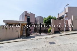 SAI KUNG Walk to Town Family Villa For Sale