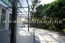 CLEAR WATER BAY Renovated Village House with Huge Lawn Garden For Rent