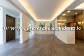 CLEAR WATER BAY Renovated Village House with Huge Lawn Garden For Rent