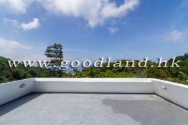 CLEAR WATER BAY Renovated Village House with Huge Lawn Garden For Rent