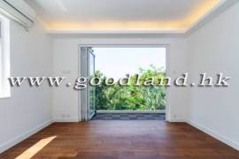 CLEAR WATER BAY Renovated Village House with Huge Lawn Garden For Rent