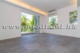 CLEAR WATER BAY Renovated Village House with Huge Lawn Garden For Rent