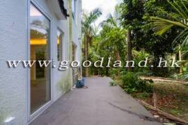 CLEAR WATER BAY Renovated Village House with Huge Lawn Garden For Rent