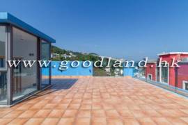CLEAR WATER BAY Renovated Village House with Lawn Garden and Private Gate For Rent