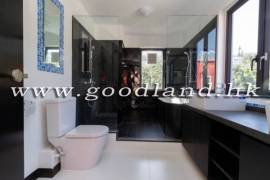 CLEAR WATER BAY Renovated Village House with Lawn Garden and Private Gate For Rent