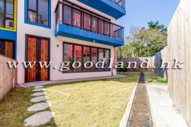 CLEAR WATER BAY Renovated Village House with Lawn Garden and Private Gate For Rent