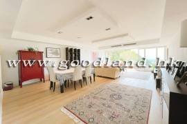 Clear Water Bay Villa For Sale