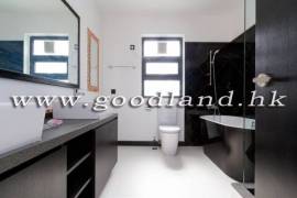 CLEAR WATER BAY Detached Renovated Village House with Lawn Garden and Sea View For Rent