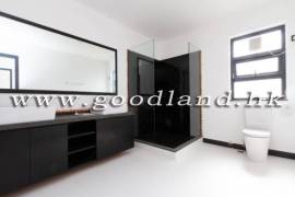 CLEAR WATER BAY Detached Renovated Village House with Lawn Garden and Sea View For Rent