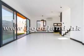 CLEAR WATER BAY Detached Renovated Village House with Lawn Garden and Sea View For Rent
