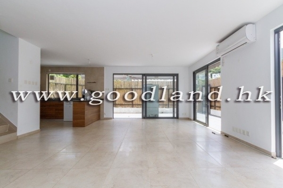 CLEAR WATER BAY Detached Village House with Lovely Garden and Parking Next to House For Rent