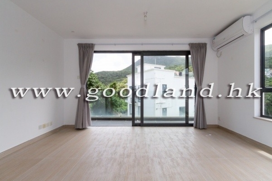 CLEAR WATER BAY Detached Village House with Lovely Garden and Parking Next to House For Rent