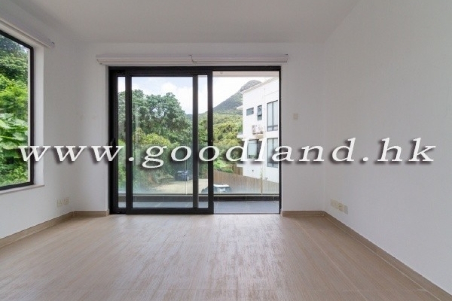 CLEAR WATER BAY Detached Village House with Lovely Garden and Parking Next to House For Rent