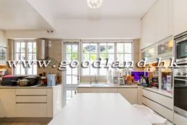 Clear Water Bay Villa For Sale
