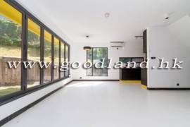 CLEAR WATER BAY Renovated Village House with Lawn Garden and Private Gate For Rent