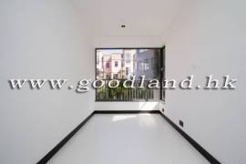 CLEAR WATER BAY Renovated Village House with Lawn Garden and Private Gate For Rent