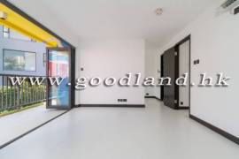 CLEAR WATER BAY Renovated Village House with Lawn Garden and Private Gate For Rent