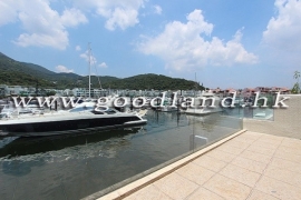 SAI KUNG Waterfront Villa in Well-Known Complex For Sale