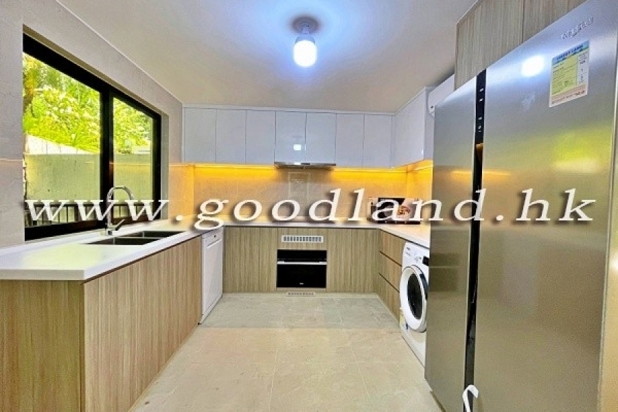 CLEAR WATER BAY Village House with Front & Back Yard, Pool & Tennis Court For Rent