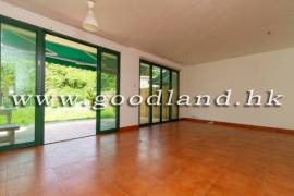 CLEAR WATER BAY Village House with Huge Lawn Garden and Greenery View For Rent