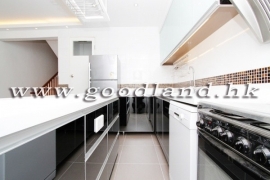 【Sai Kung Marina Cove Villa for Sale】Waterfront 5-BR with Private Pontoon