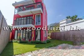CLEAR WATER BAY Detached Renovated Village House with Lawn Garden For Rent
