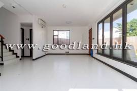 CLEAR WATER BAY Detached Renovated Village House with Lawn Garden For Rent