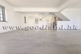 CLEAR WATER BAY Waterfront Village House in Expat Community For Sale