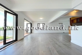 CLEAR WATER BAY Waterfront Village House in Expat Community For Sale