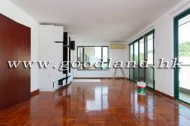 CLEAR WATER BAY Village House with Lawn Garden and Spacious Layout For Rent