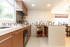 CLEAR WATER BAY Renovated Garden Village House For Sale