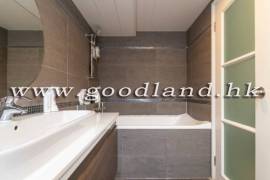 CLEAR WATER BAY Renovated Garden Village House For Sale
