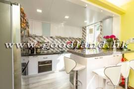 CLEAR WATER BAY Front and Back Yard Village House For Sale