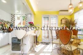 CLEAR WATER BAY Front and Back Yard Village House For Sale
